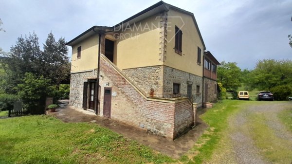 casa indipendente in vendita a Cinigiano