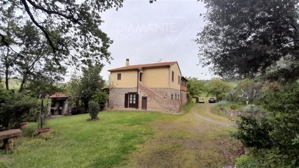 casa indipendente in vendita a Cinigiano
