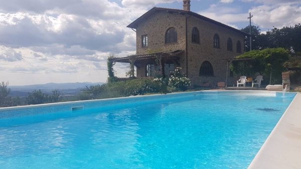 casa indipendente in vendita a Cinigiano