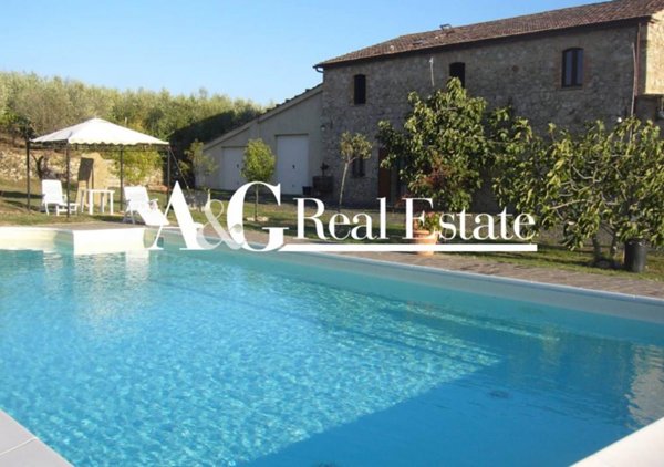 casa indipendente in vendita a Cinigiano in zona Porrona