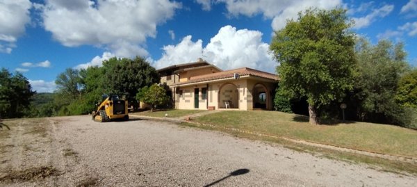 casa indipendente in vendita a Cinigiano