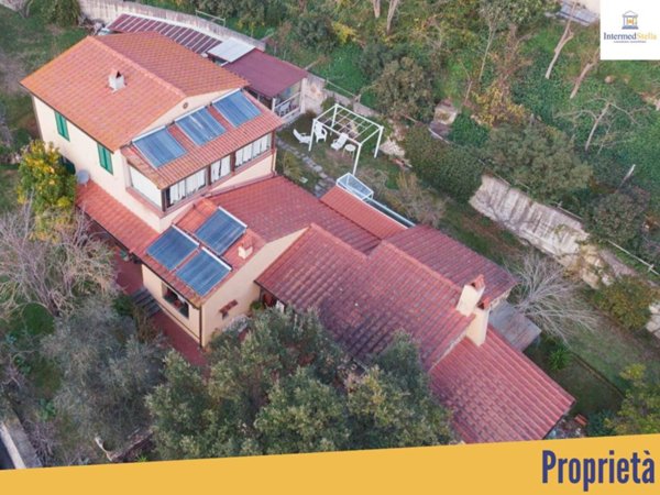 casa indipendente in vendita a Cinigiano in zona Sasso d'Ombrone
