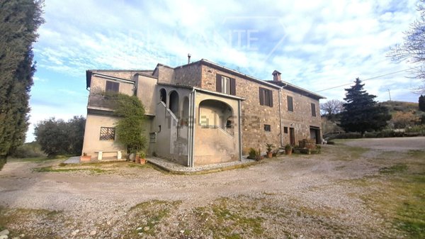 casa indipendente in vendita a Cinigiano