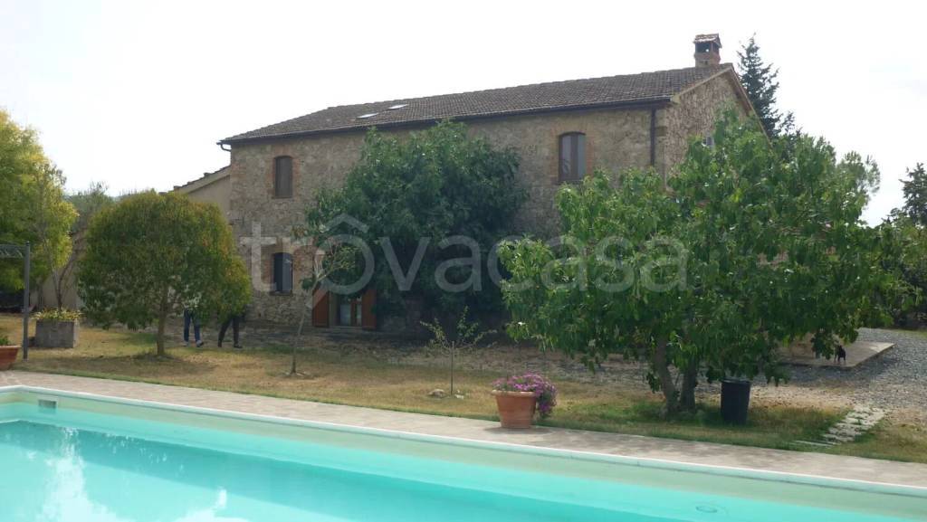 casa indipendente in vendita a Cinigiano