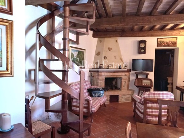 appartamento in vendita a Cinigiano in zona Monticello Amiata