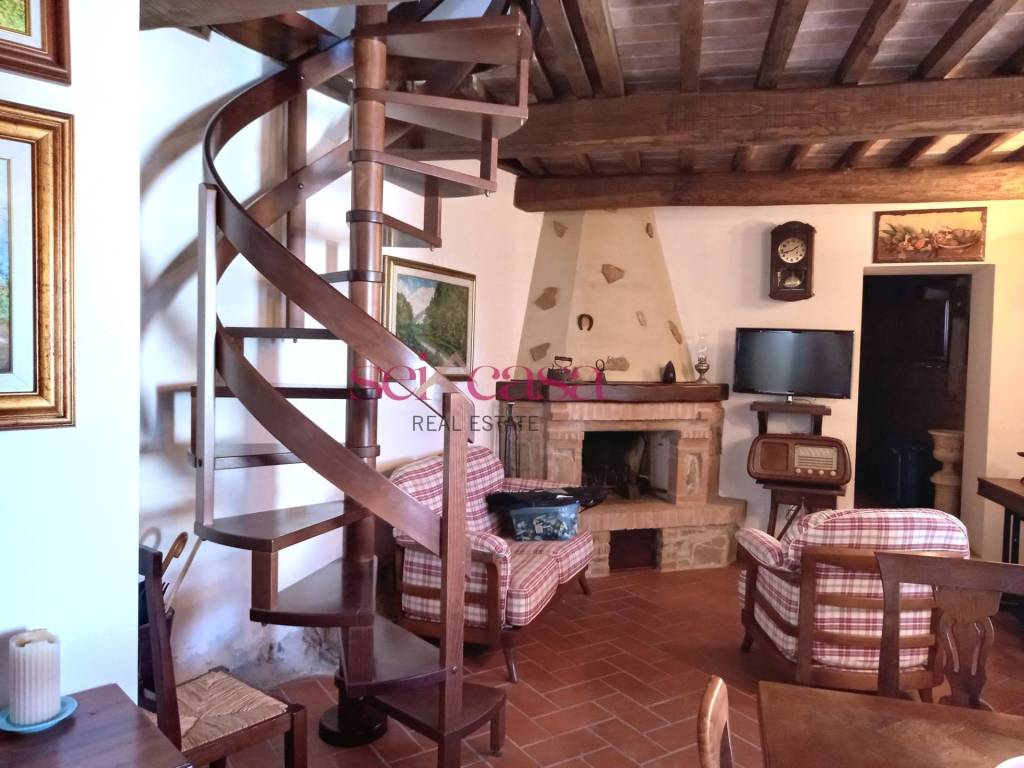 appartamento in vendita a Cinigiano in zona Monticello Amiata