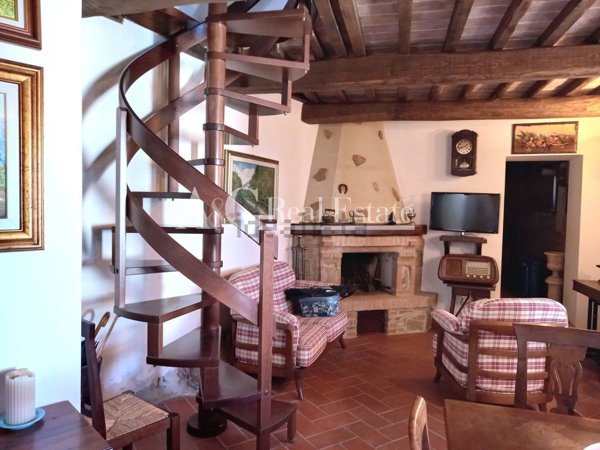 appartamento in vendita a Cinigiano in zona Monticello Amiata