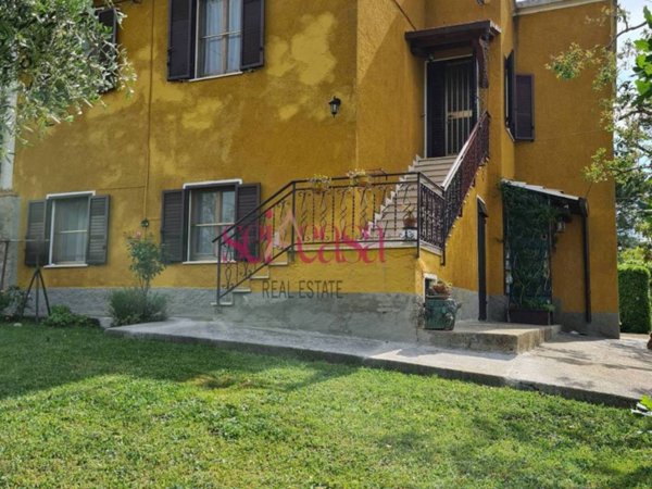 casa indipendente in vendita a Cinigiano