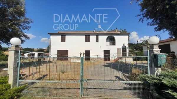 casa indipendente in vendita a Cinigiano