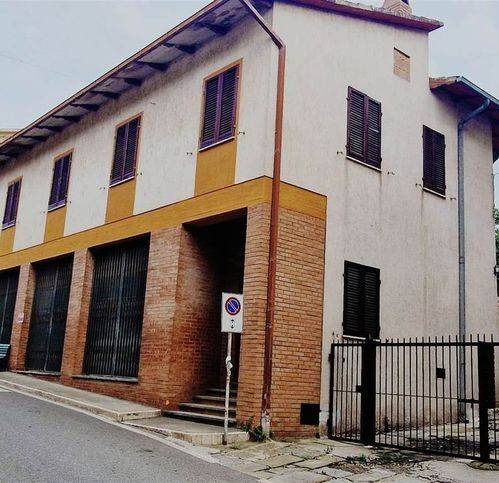 casa semindipendente in vendita a Cinigiano in zona Sasso d'Ombrone