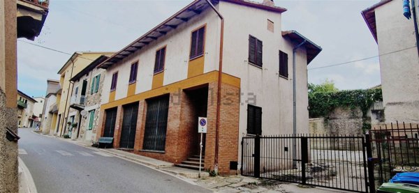 casa semindipendente in vendita a Cinigiano in zona Sasso d'Ombrone