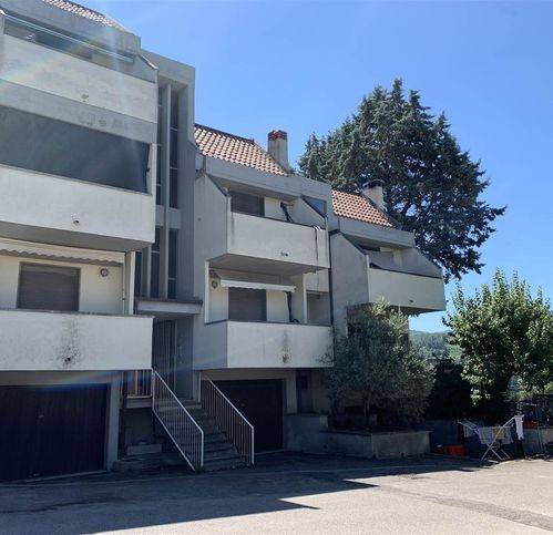 appartamento in vendita a Cinigiano in zona Monticello Amiata