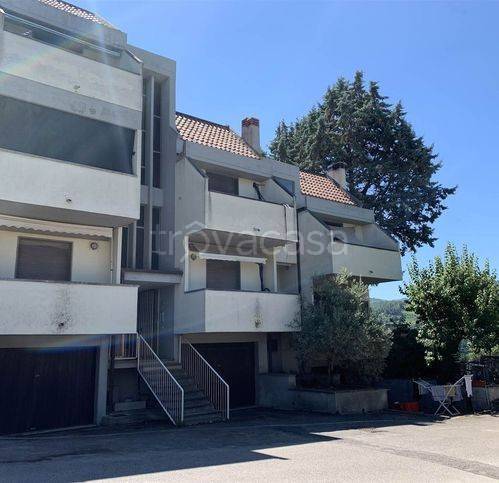 appartamento in vendita a Cinigiano in zona Monticello Amiata