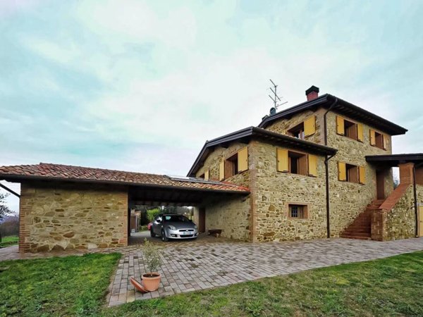 casa indipendente in vendita a Cinigiano
