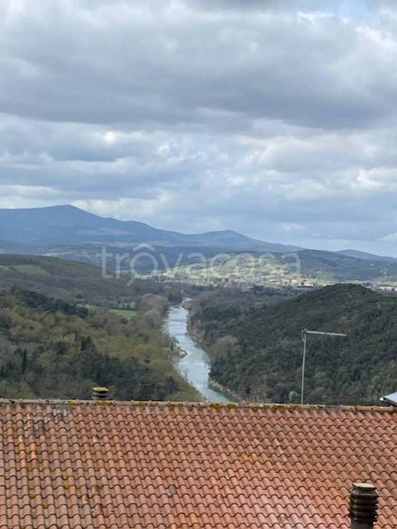 appartamento in vendita a Cinigiano in zona Sasso d'Ombrone