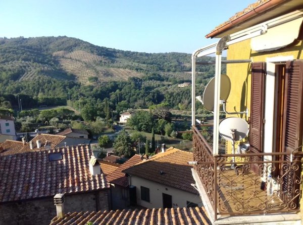 appartamento in vendita a Cinigiano in zona Sasso d'Ombrone