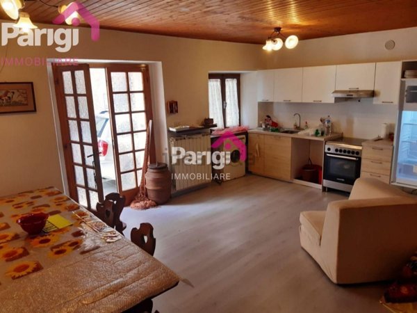 appartamento in vendita a Cinigiano in zona Sasso d'Ombrone