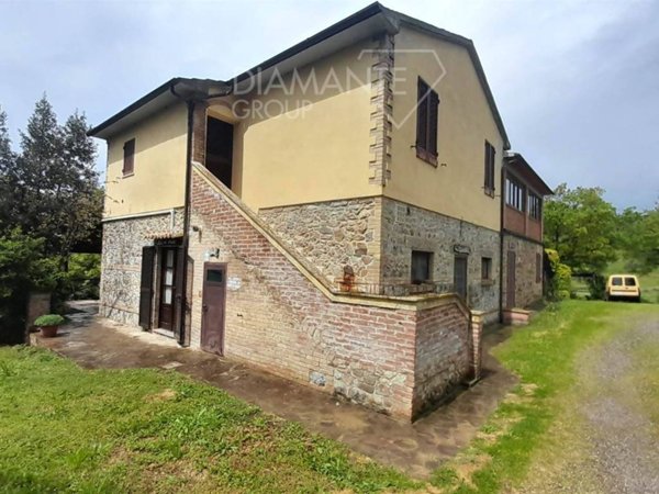 casa indipendente in vendita a Cinigiano