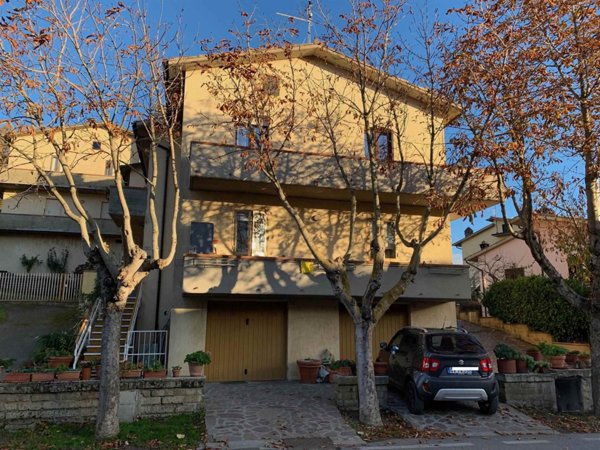 appartamento in vendita a Cinigiano in zona Monticello Amiata