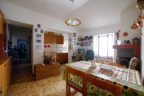 appartamento in vendita a Cinigiano in zona Monticello Amiata