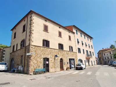 intera palazzina in vendita a Cinigiano in zona Monticello Amiata