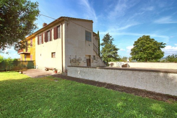 casale in vendita a Cinigiano