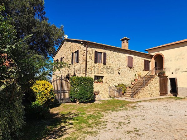 casale in vendita a Cinigiano