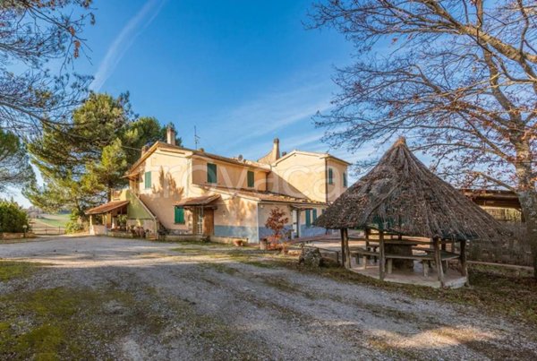 casa indipendente in vendita a Cinigiano in zona Porrona