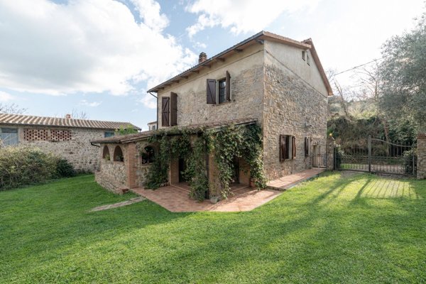 casale in vendita a Cinigiano