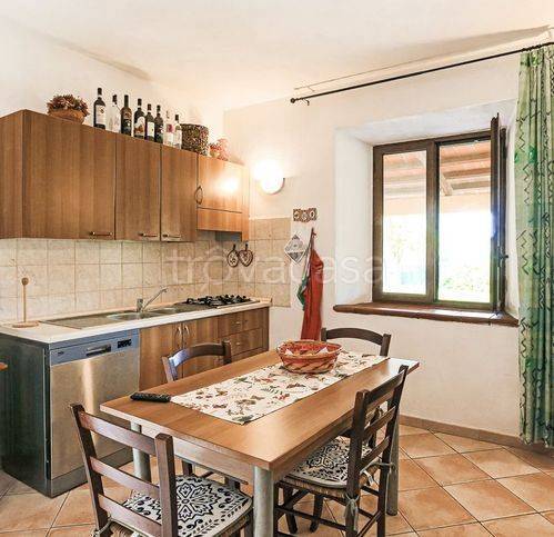 negozio in vendita a Cinigiano