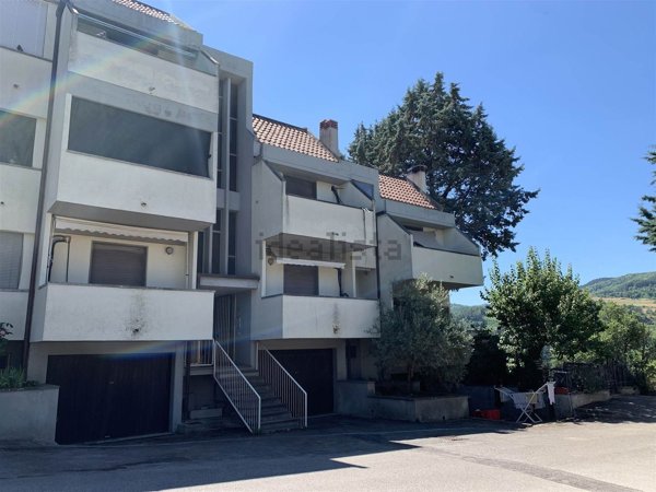 appartamento in vendita a Cinigiano in zona Monticello Amiata