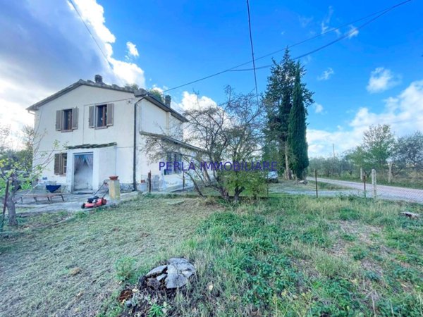 casa indipendente in vendita a Cinigiano
