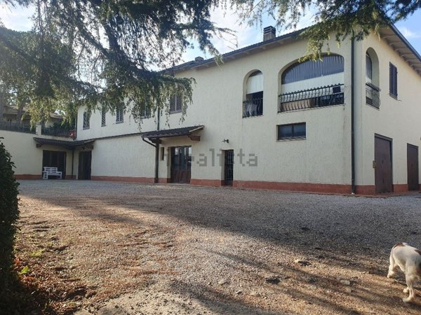 casa indipendente in vendita a Cinigiano in zona Sasso d'Ombrone