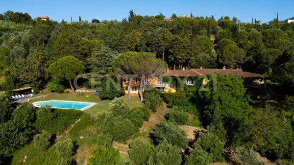 villa in vendita a Cinigiano