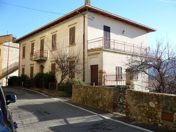 casa indipendente in vendita a Cinigiano