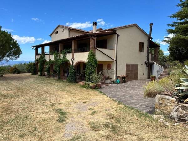 casa indipendente in vendita a Cinigiano in zona Monticello Amiata