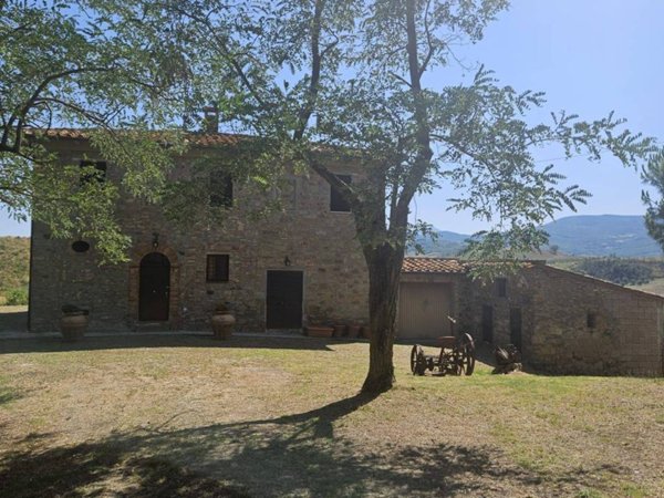 casa indipendente in vendita a Cinigiano