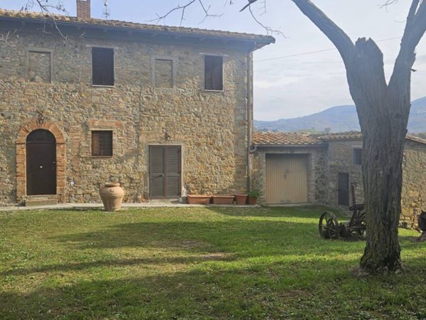 casa indipendente in vendita a Cinigiano