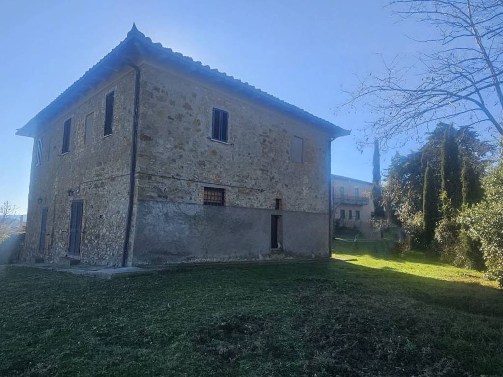 casa indipendente in vendita a Cinigiano