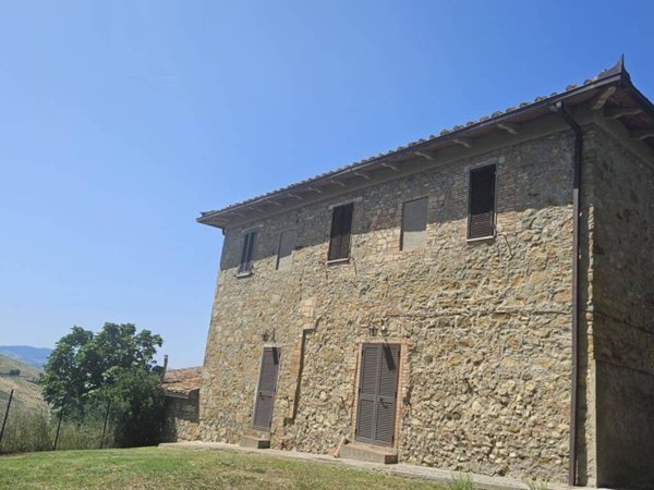 casa indipendente in vendita a Cinigiano