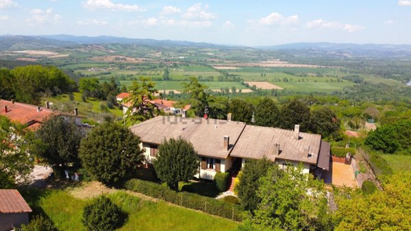 casa indipendente in vendita a Cinigiano in zona Sasso d'Ombrone