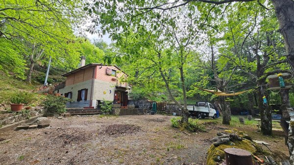 casa indipendente in vendita a Cinigiano in zona Monticello Amiata