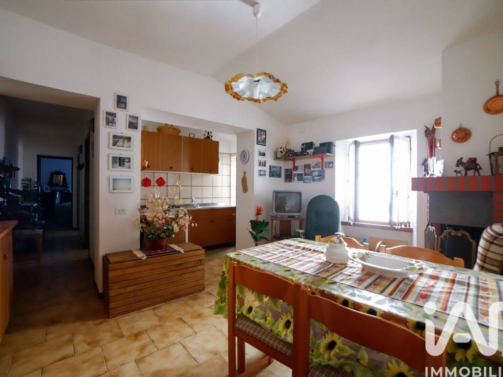 appartamento in vendita a Cinigiano in zona Monticello Amiata