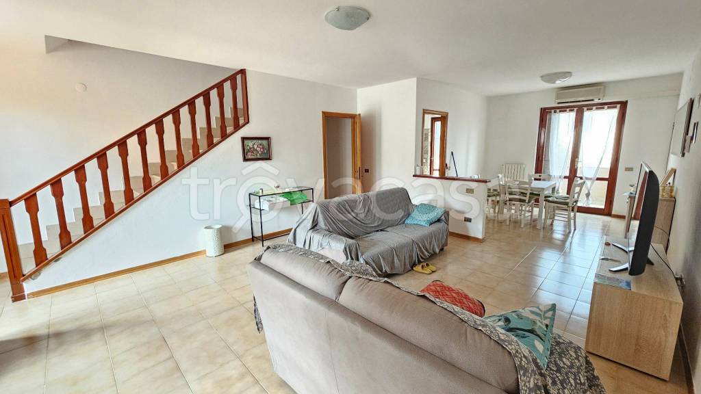 casa indipendente in vendita a Cinigiano