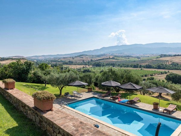 casa indipendente in vendita a Cinigiano