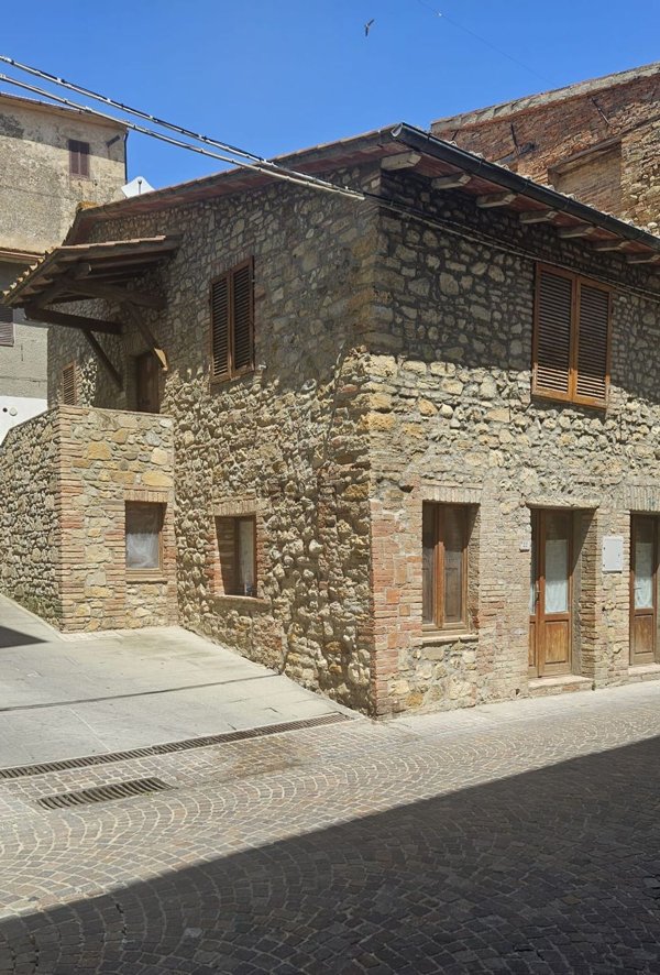 casale in vendita a Cinigiano