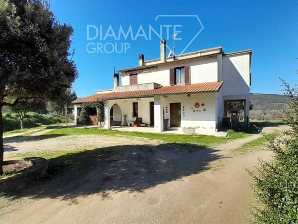 casa indipendente in vendita a Cinigiano