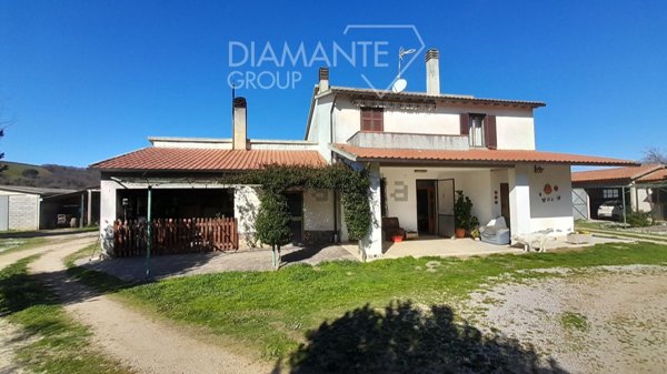 casa indipendente in vendita a Cinigiano