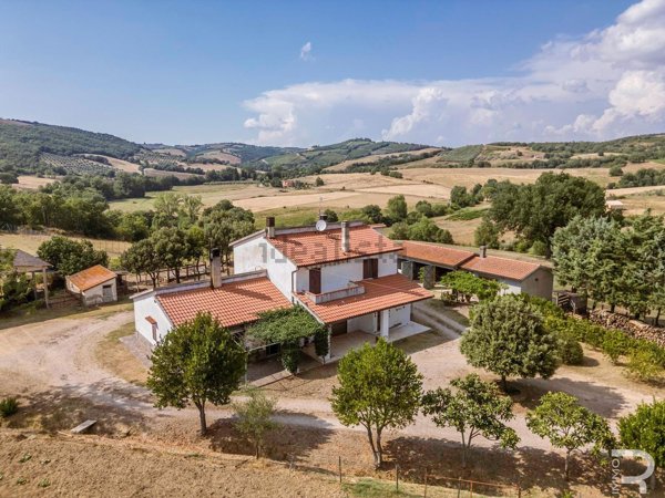 casale in vendita a Cinigiano