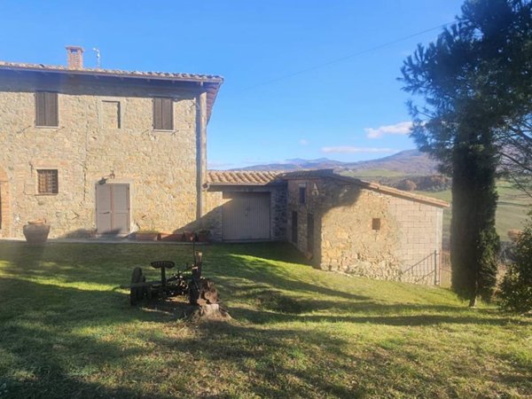 casa indipendente in vendita a Cinigiano